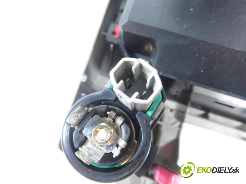 TOYOTA COROLLA Verso (_E12_) MINIVAN 2003 99,00 1.8 VVT-i 135 (ZZE122_) - 1ZZ-FE 1794,00 Panel kúrenia KLIMATRONIK 5593012391 ; 8865012A11