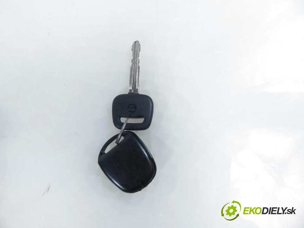 TOYOTA COROLLA Verso (_E12_) MINIVAN 2003 99,00 1.8 VVT-i 135 (ZZE122_) - 1ZZ-FE 1794,00 spinačka / zámky 8978313010