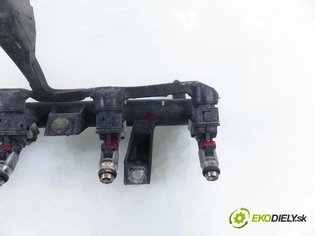 PEUGEOT 206 liftback (2A/C) HB 2003 440,00 1.1 i - HFX (TU1JP) 1124,00 Lišta vstrekovacia IPM002 ; 9628982980D (Vstrekovacia lišta)