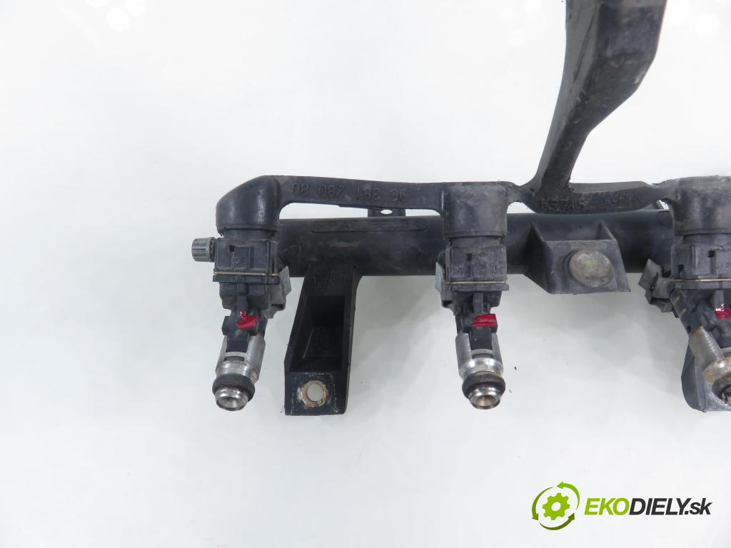 PEUGEOT 206 liftback (2A/C) HB 2003 440,00 1.1 i - HFX (TU1JP) 1124,00 Lišta vstrekovacia IPM002 ; 9628982980D (Vstrekovacia lišta)