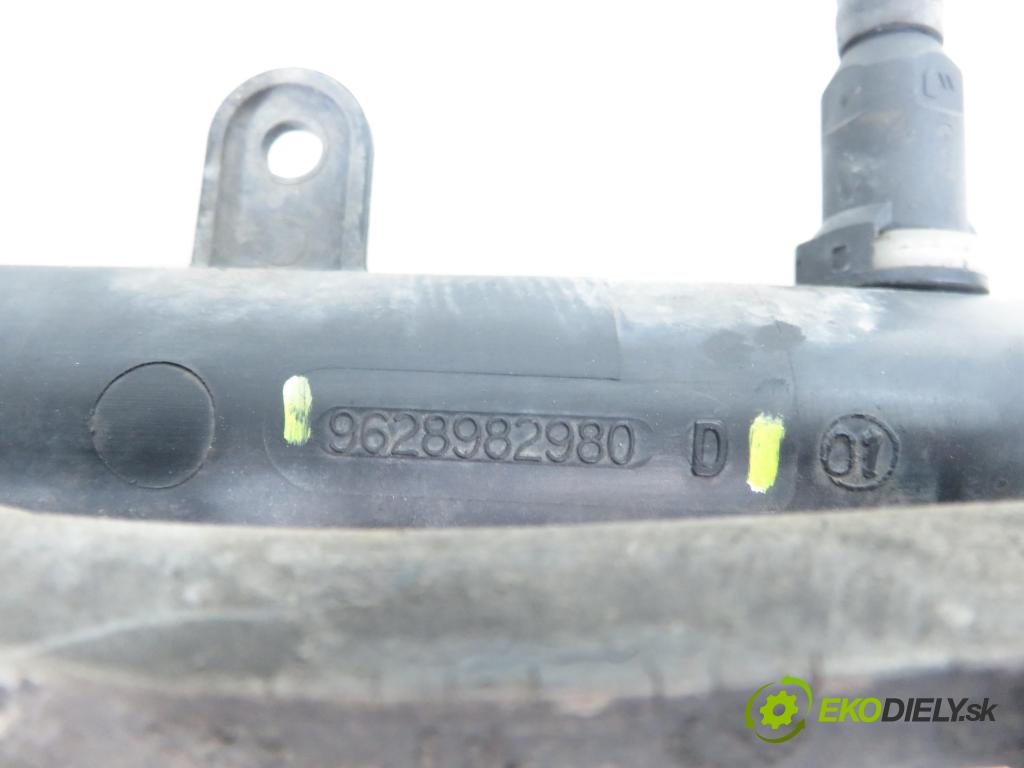 PEUGEOT 206 liftback (2A/C) HB 2003 440,00 1.1 i - HFX (TU1JP) 1124,00 Lišta vstrekovacia IPM002 ; 9628982980D (Vstrekovacia lišta)