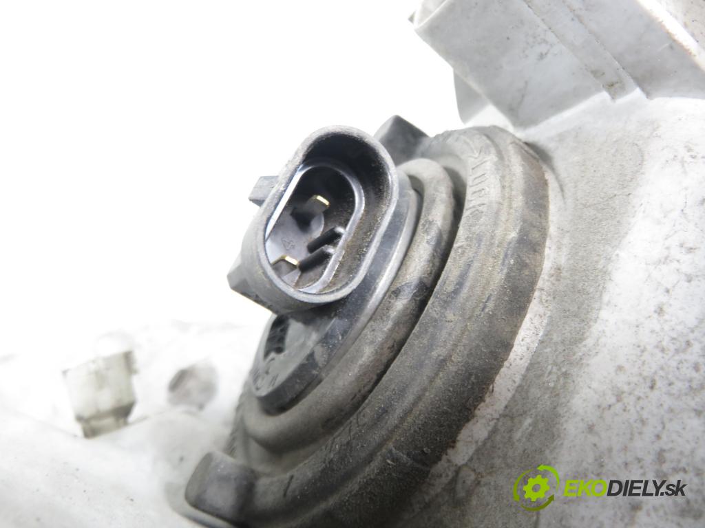 TOYOTA COROLLA Verso (_E12_) MINIVAN 2003 99,00 1.8 VVT-i 135 (ZZE122_) - 1ZZ-FE 1794,00 Svetlo LP