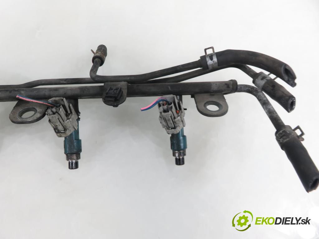 SUZUKI GRAND VITARA II (JT, TE, TD) SUV 2006 103,00 2.0 140 (JB420W) - J20A 1995,00 Lišta vstrekovacia  (Vstrekovacia lišta)