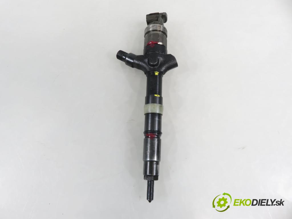 TOYOTA AVENSIS Kombi (_T25_) KOMBI 2004 85,00 2.0 D-4D 116 - 1CD-FTV 1995,00 vstrekovač 236700G010 (Vstrekovač paliva)