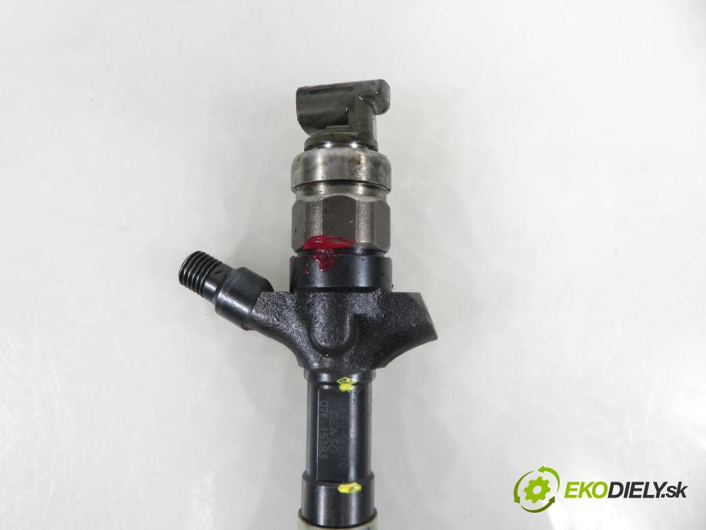 TOYOTA AVENSIS Kombi (_T25_) KOMBI 2004 85,00 2.0 D-4D 116 - 1CD-FTV 1995,00 vstrekovač 236700G010 (Vstrekovač paliva)