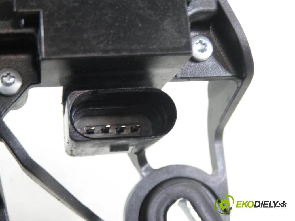 VW GOLF PLUS (5M1, 521) HB 2008 77,00 1.9 TDI - BLS 1896,00 Motorček stierače zadné 5M0955711B