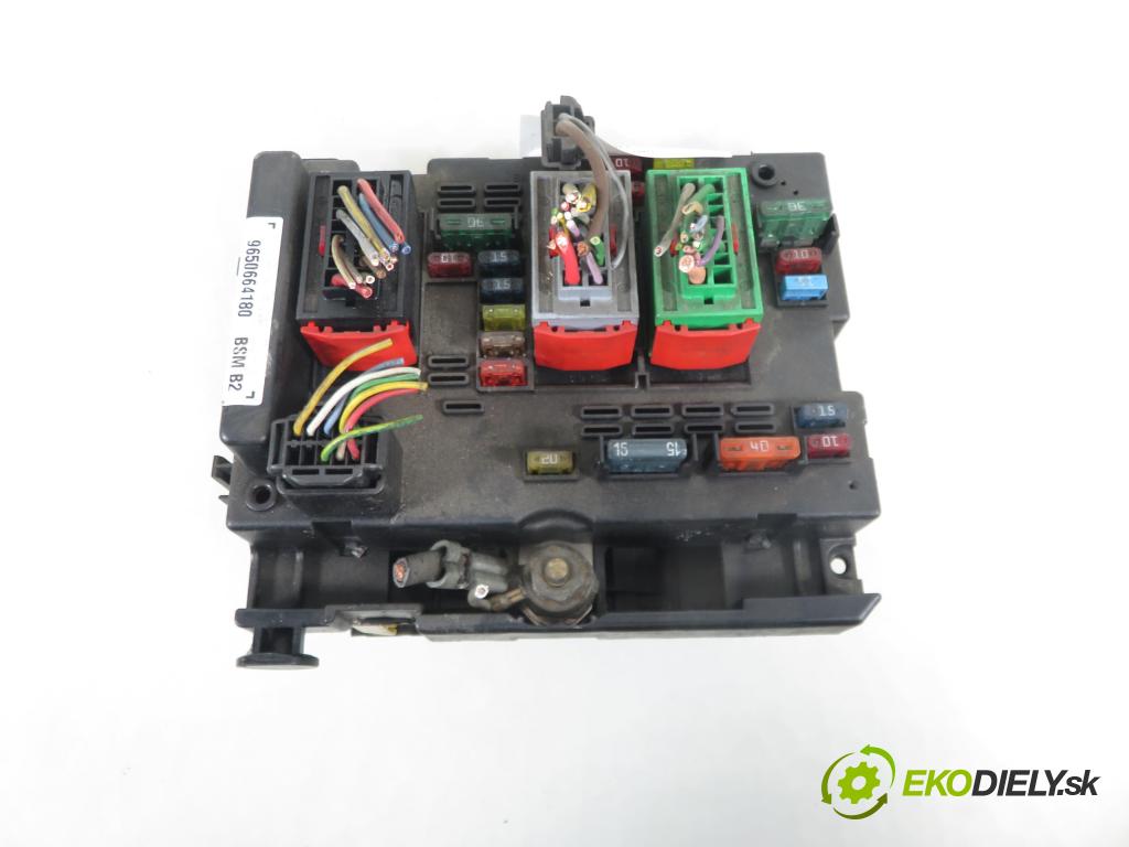 PEUGEOT 206 liftback (2A/C) HB 2003 440,00 1.1 i - HFX (TU1JP) 1124,00 MODUL BSM 9650664180