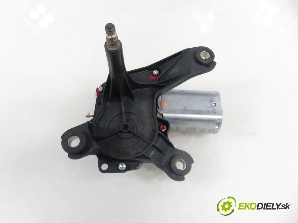 OPEL CORSA C (X01) HB 2004 55,00 1.2 16V 75 - Z 12 XE 1199,00 motorek stěrače ZADNÍ: 09132802
