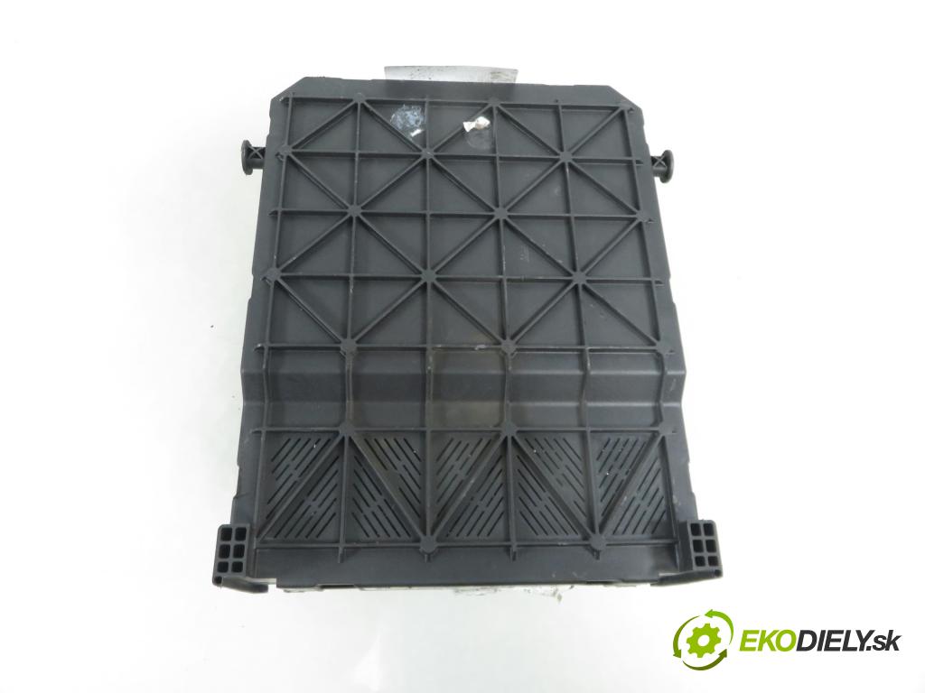 PEUGEOT 206 liftback (2A/C) HB 2003 440,00 1.1 i - HFX (TU1JP) 1124,00 MODUL BSI S118085120A ; 9649627980