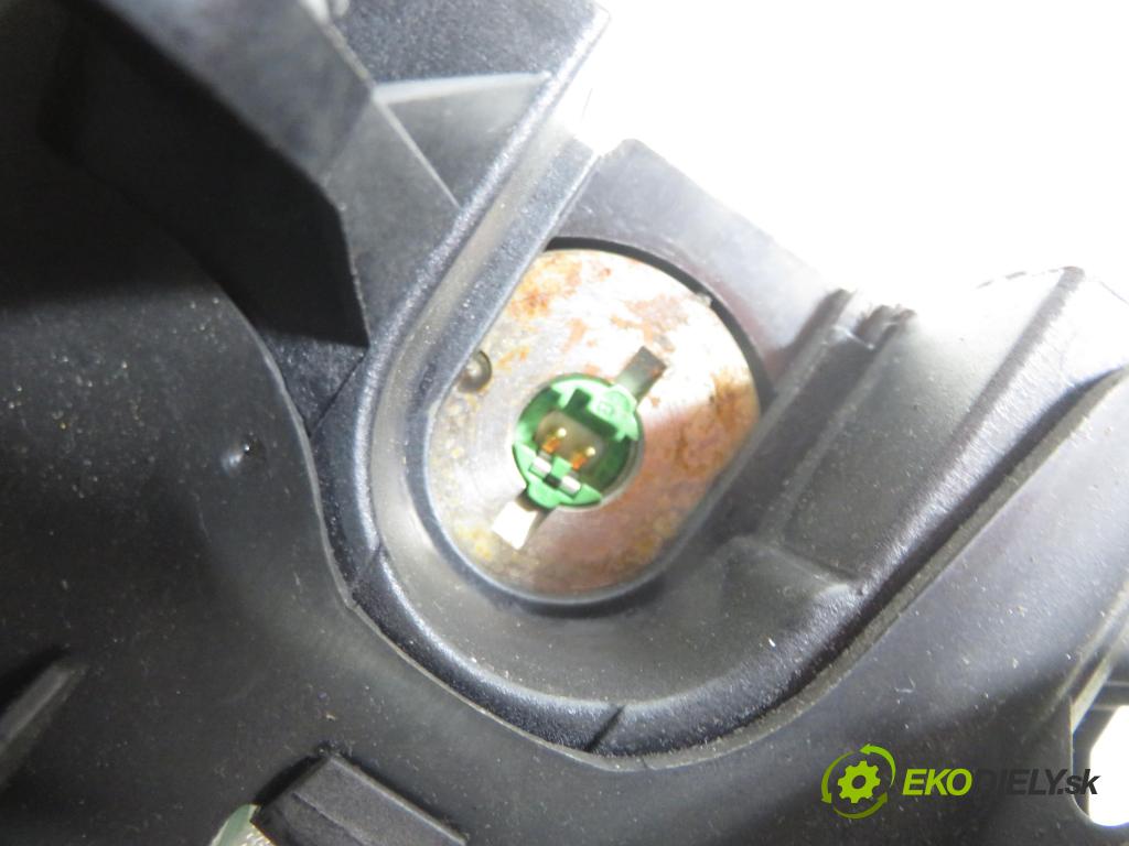 PEUGEOT 206 liftback (2A/C) HB 2006 55,00 1.4 75 - KFW 1360,00 Volant  (Volant)