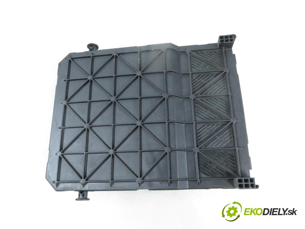PEUGEOT 206 liftback (2A/C) HB 2003 55,00 1.4 75 - KFW 1360,00 MODUL BSI S116085220B ; 9650584680