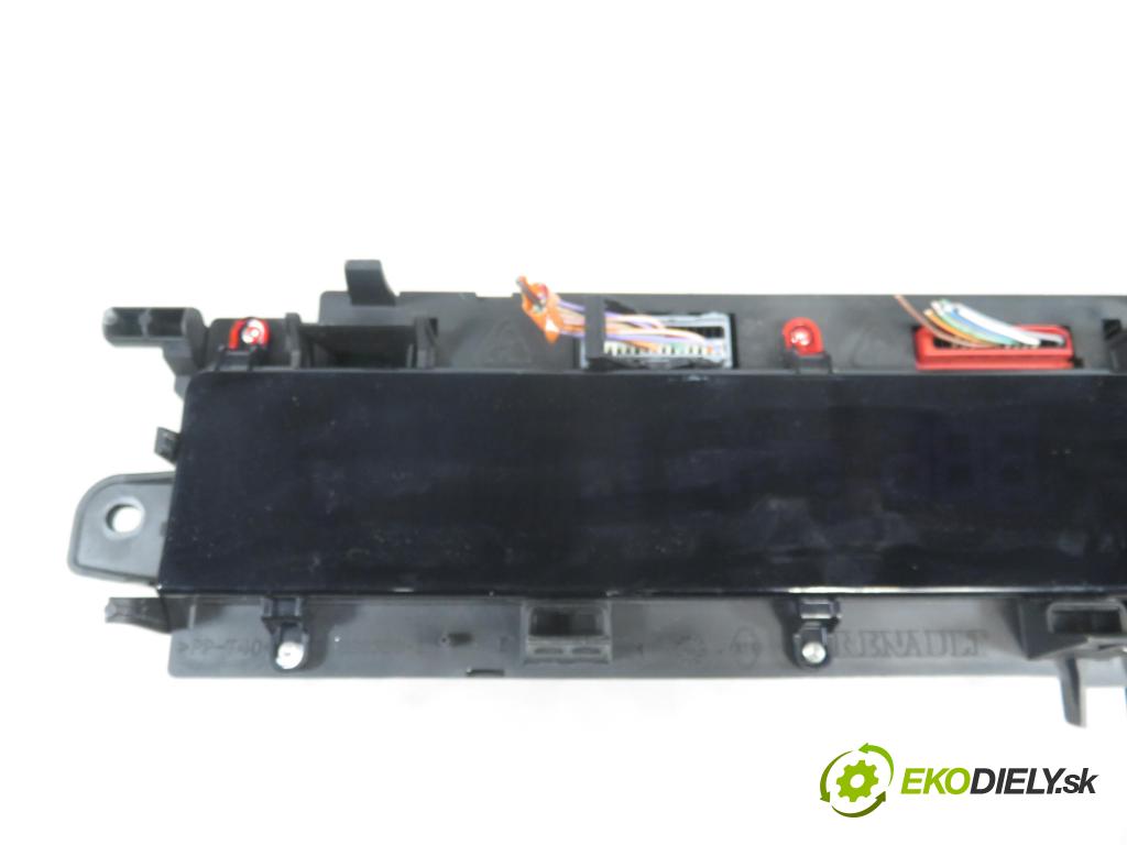 RENAULT SCENIC II (JM0/1_) MINIVAN 2004 83,00 1.6 (JM0C, JM0J, JM1B) - K4M 782 1598,00 Prístrojovka elektrický P8200461294H