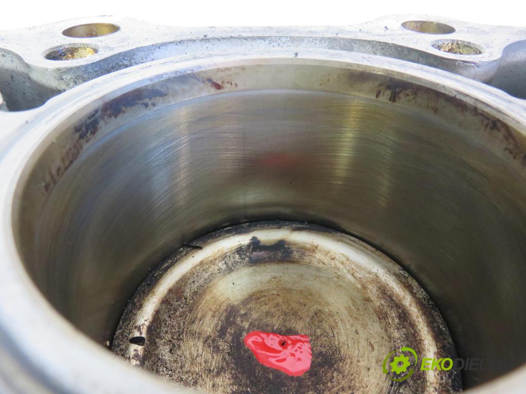 SUZUKI GRAND VITARA I (FT, HT) TERENOWY 2000 94,00 2.0 4x4 128 - J20A 1995,00 blok Motor J20A (Blok motora)