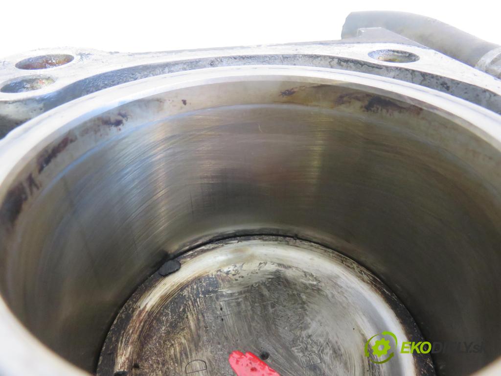 SUZUKI GRAND VITARA I (FT, HT) TERENOWY 2000 94,00 2.0 4x4 128 - J20A 1995,00 blok Motor J20A (Blok motora)