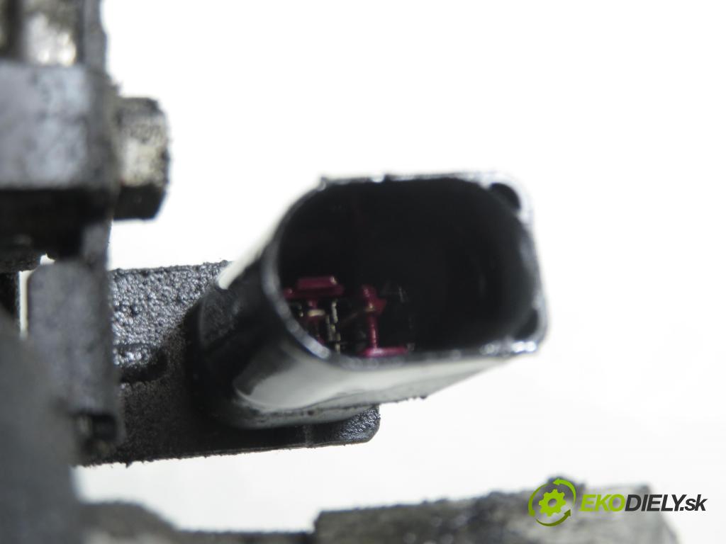 AUDI A4 Avant (8E5, B6) KOMBI 2003 120,00 2.5 V6 TDI 163 - BFC 2496,00 KOMPRESOR: klimatizace 4472208433 (Kompresor klimatizace)