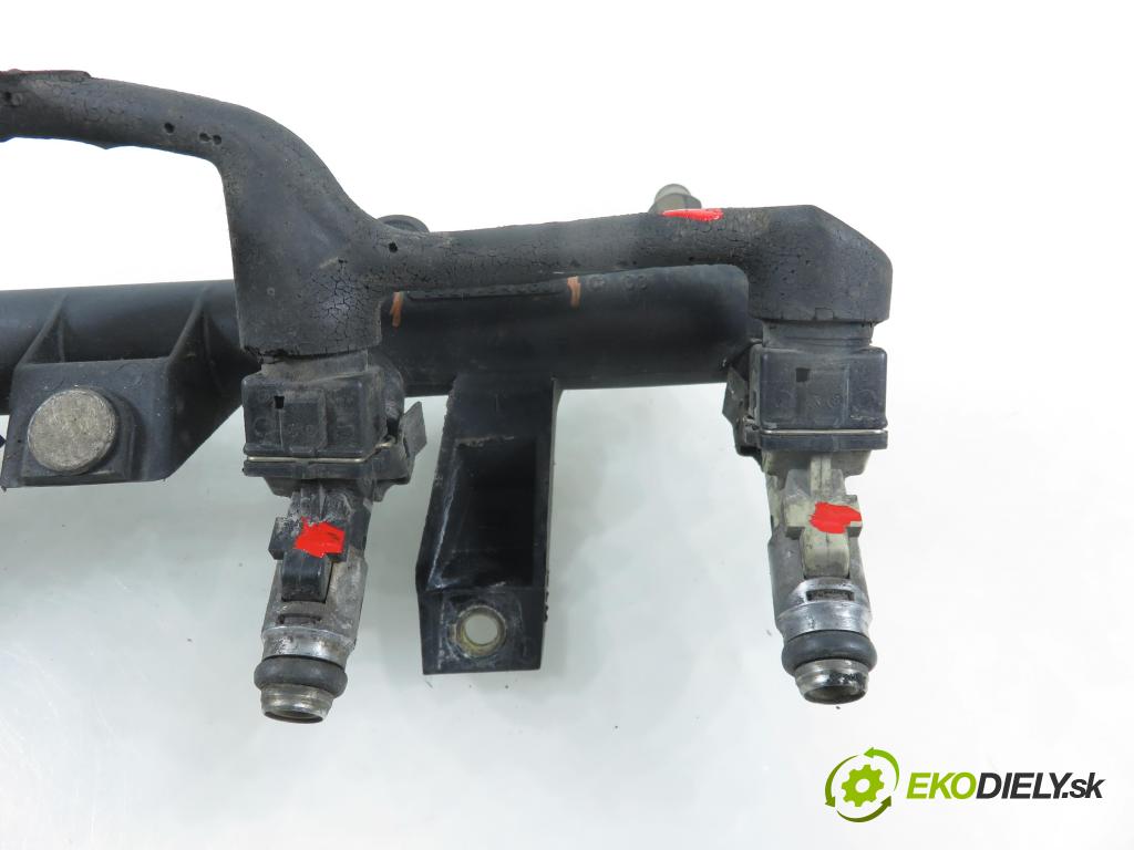 PEUGEOT 206 liftback (2A/C) HB 1999 44,00 1.1 60 - HFZ 1124,00 Lišta vstrekovacia 9625194080 (Vstrekovacia lišta)