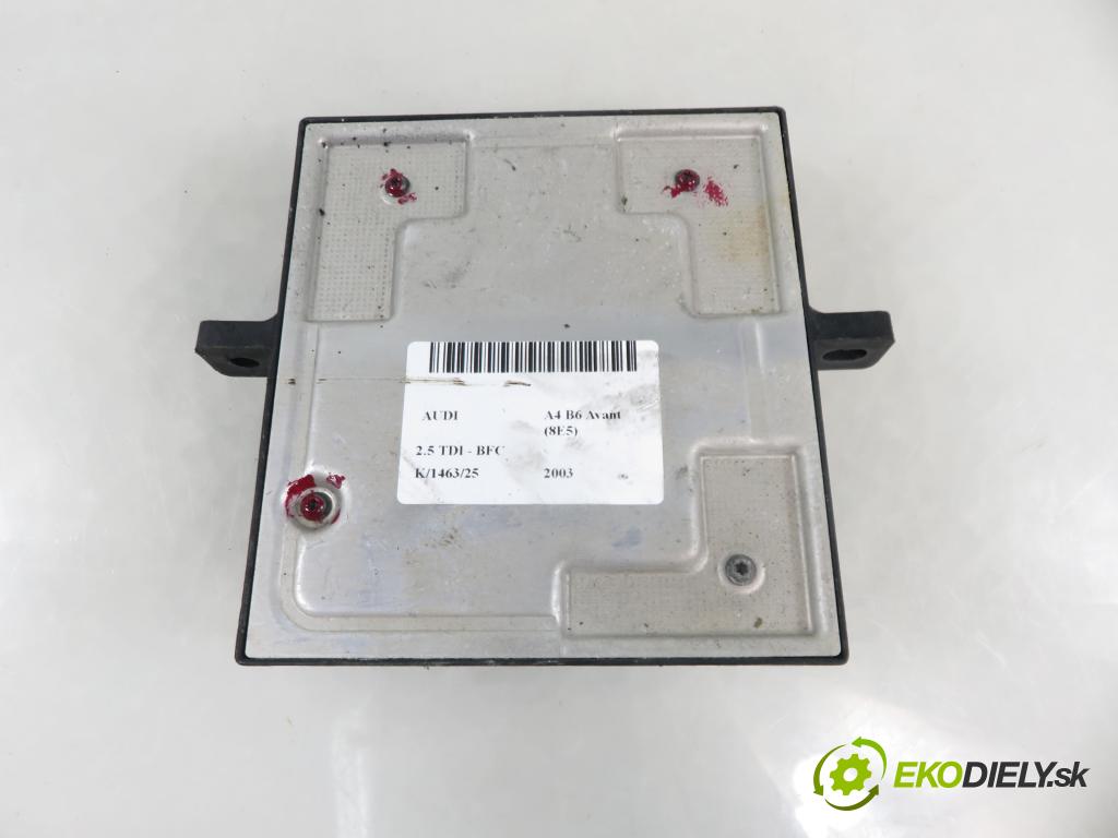 AUDI A4 Avant (8E5, B6) KOMBI 2003 120,00 2.5 V6 TDI 163 - BFC 2496,00 Riadiaca jednotka svetlá 8E0907279E