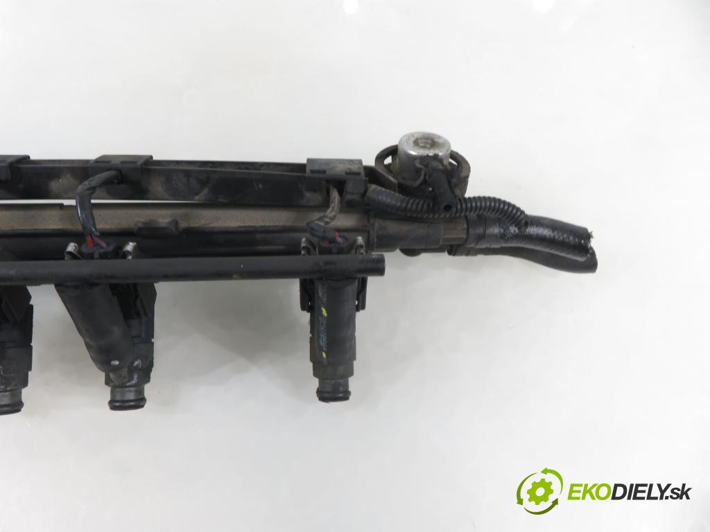 VW BORA (1J2) SEDAN 1999 85,00 2 - APK 1984,00 Lišta vstrekovacia 037133317N ; 06A133264 ; 00900529 (Vstrekovacia lišta)