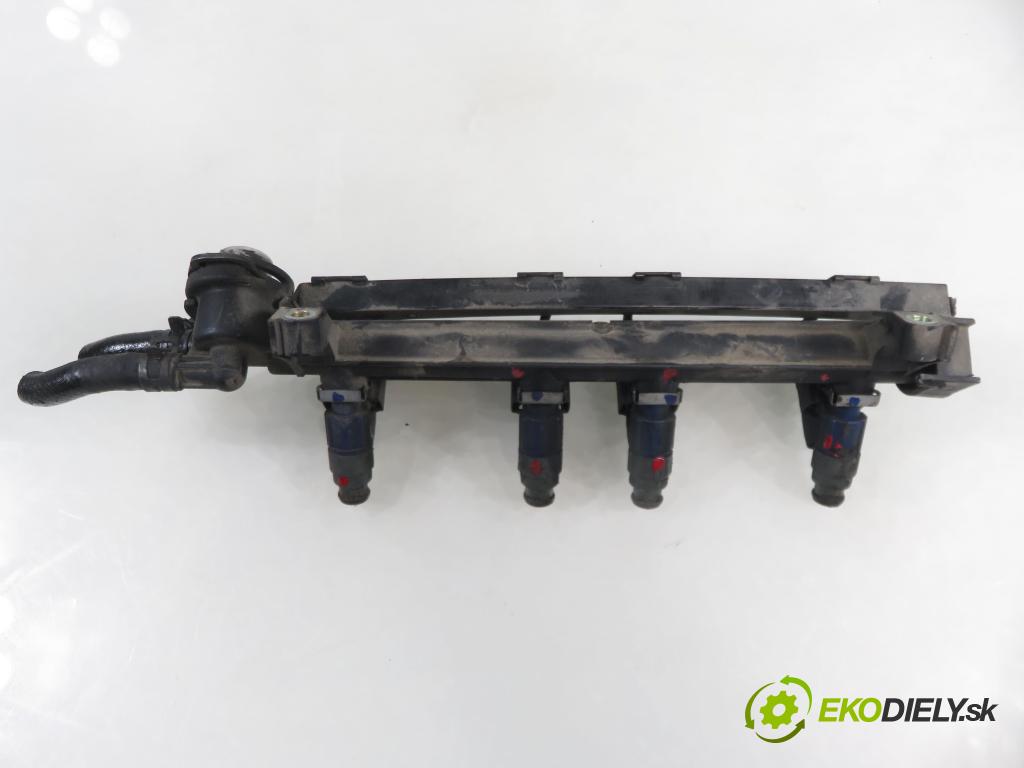 VW BORA (1J2) SEDAN 1999 85,00 2 - APK 1984,00 Lišta vstrekovacia 037133317N ; 06A133264 ; 00900529 (Vstrekovacia lišta)