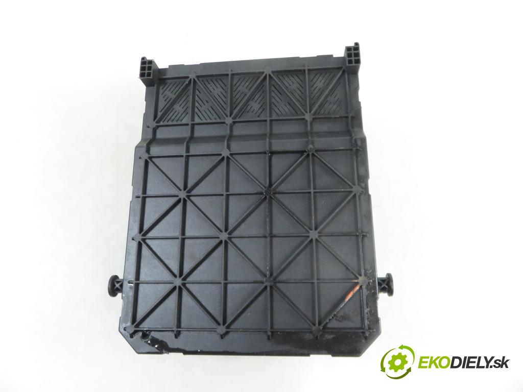 CITROEN C3 I (FC_) HB 2005 44,00 1.1 i - HFX (TU1A) 1124,00 MODUL BSI S118085200L