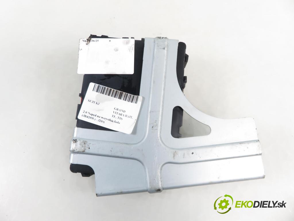 SUZUKI GRAND VITARA II (JT, TE, TD) SUV 2005 103,00 2.0 140 (JB420W) - J20A 1995,00 MODUL komfortu 3677065J30