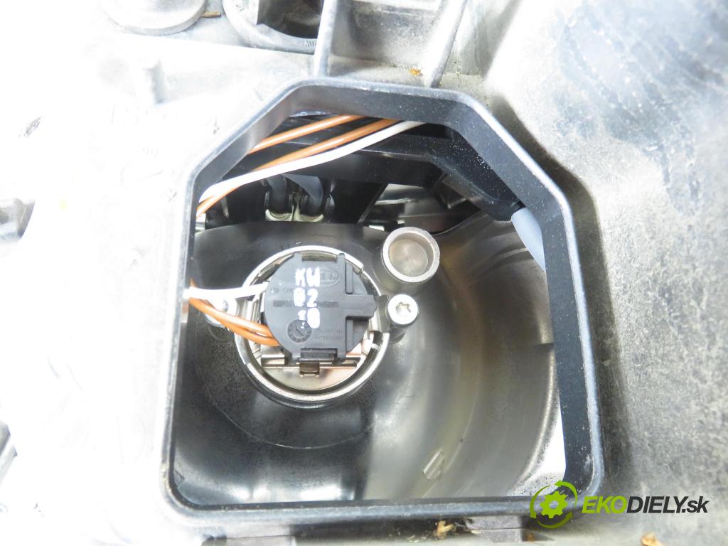 BMW 7 (E65, E66, E67) SEDAN 2003 190,00 740 d- M67 D39 (398D1) 3901,00 Svetlo PP 7165452