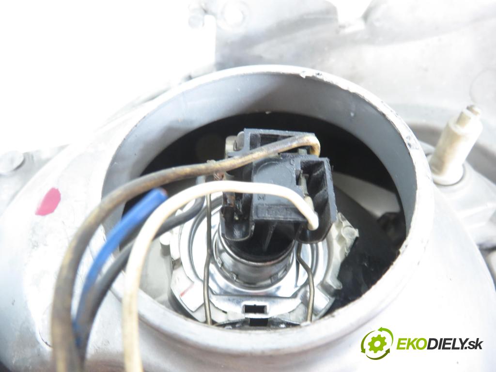 OPEL VIVARO A Skrzynia (X83) FURGON 2003 60,00 1.9 DI 80 - F9Q 762 1870,00 Svetlo PP 7700311372 ; 91165720