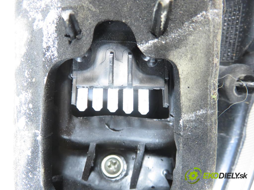 OPEL CORSA C (X01) HB 2004 55,00 1.2 16V 75 - Z 12 XE 1199,00 Svetlo ľavé zadné 89307491 ; 24457235