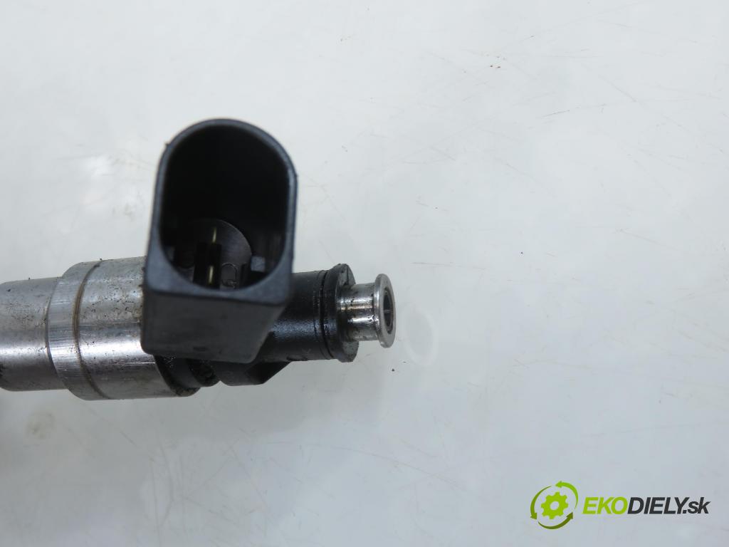 SEAT ALTEA (5P1) MINIVAN 2005 110,00 2.0 FSI - BLR 1984,00 vstrekovač 06F906036 (Vstrekovač paliva)