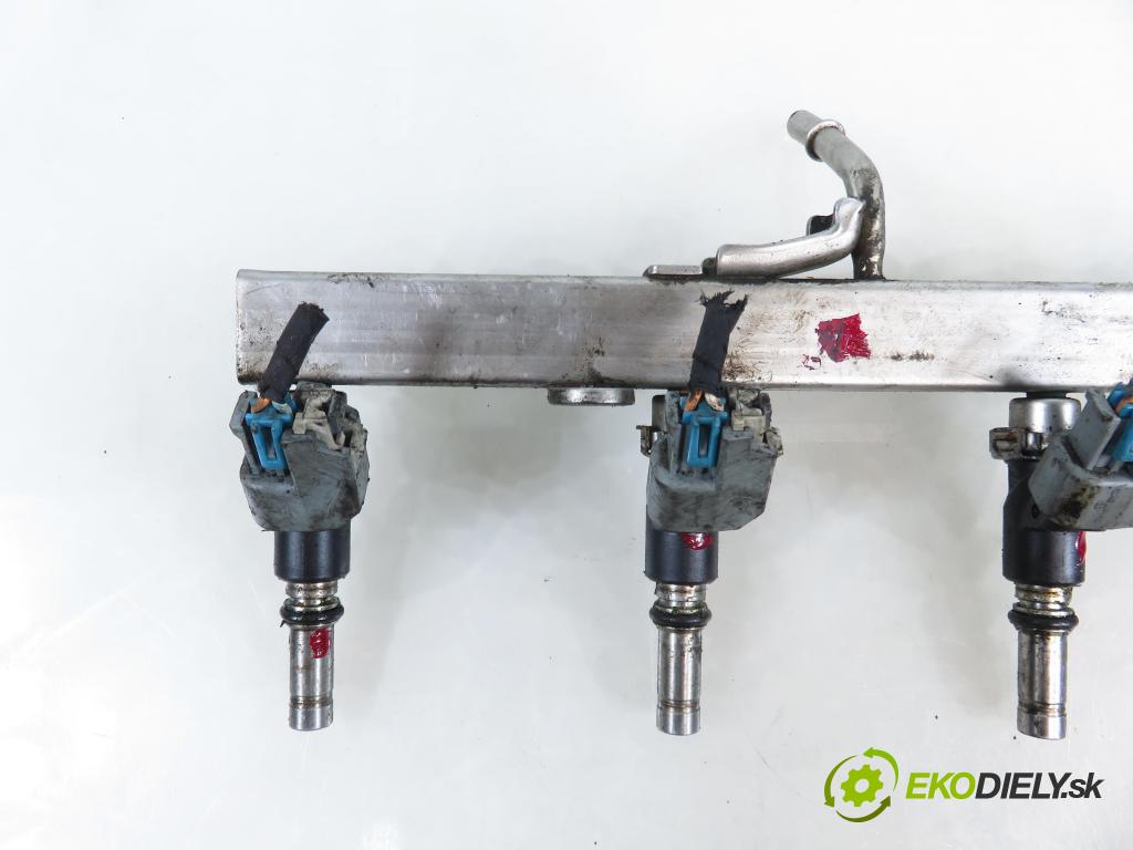 CHEVROLET AVEO / KALOS liftback (T250, T255) HB 2008 74,00 1.4 - 101  F14D4 1399,00 Lišta vstrekovacia 25380933 ; 96475741 (Vstrekovacia lišta)