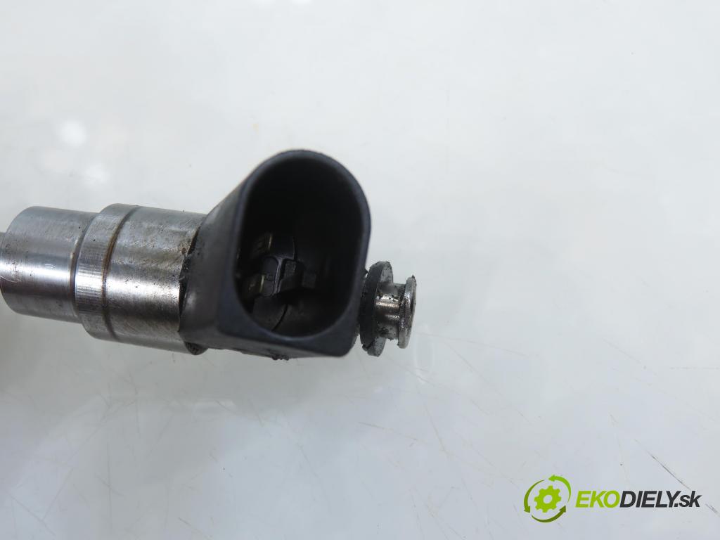 SEAT ALTEA (5P1) MINIVAN 2005 110,00 2.0 FSI - BLR 1984,00 vstrekovač 06F906036 (Vstrekovač paliva)