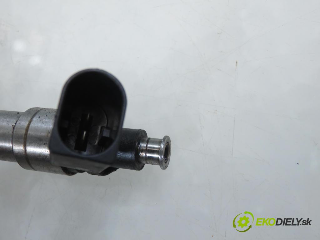 SEAT ALTEA (5P1) MINIVAN 2005 110,00 2.0 FSI - BLR 1984,00 vstrekovač 06F906036 (Vstrekovač paliva)