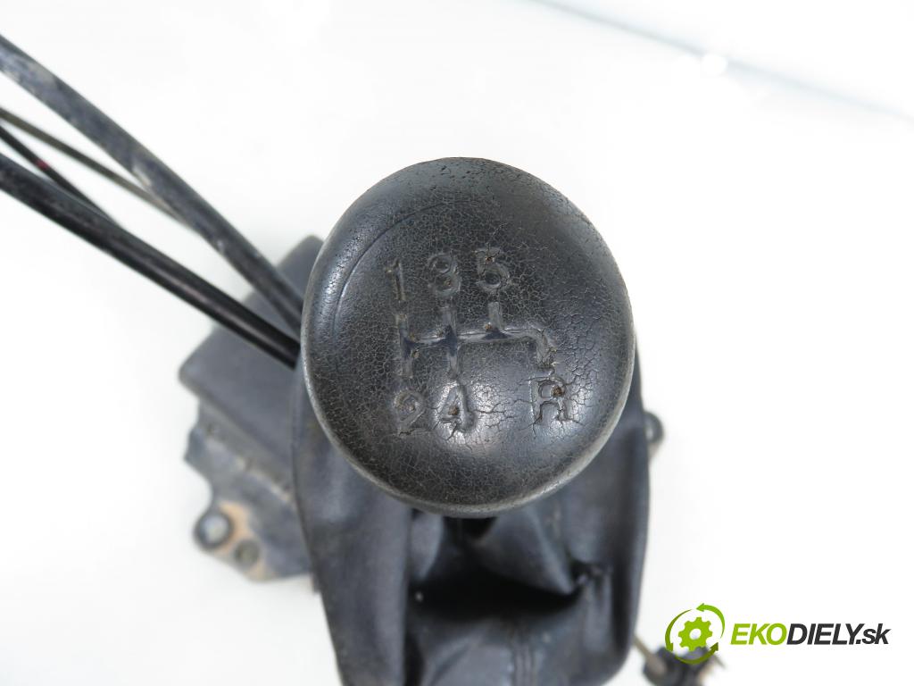 FIAT GRANDE PUNTO (199_) HB 2008 57,00 1.4 - 350 A1.000 1368,00 ZVEDÁK: 553485390