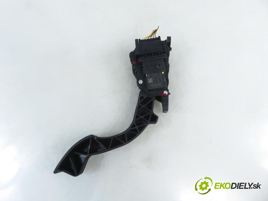 FORD FOCUS II sedan (DB_, FCH, DH) SEDAN 2006 74,00 1.6 - SHDB 1596,00 Potenciometer plynu 4M519F836AH (Potenciometer plynového pedálu)