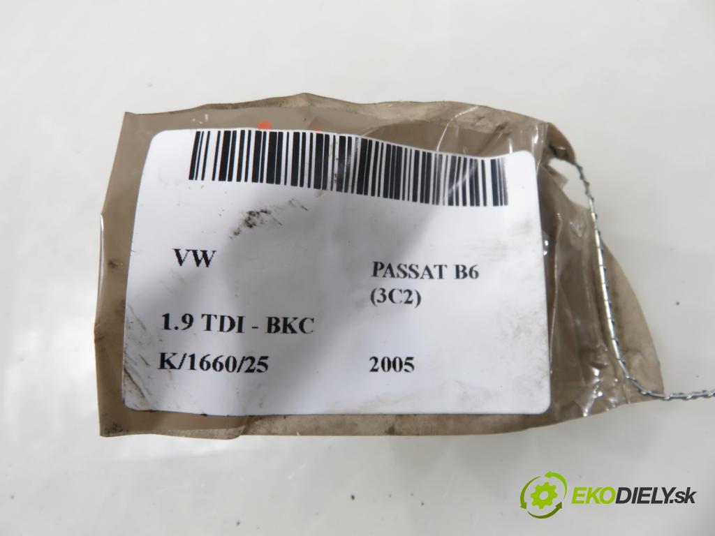 VW PASSAT B6 (3C2) SEDAN 2005 77,00 1.9 TDI PD 105 - BKC 1896,00 Kľučka 3C0837886E
