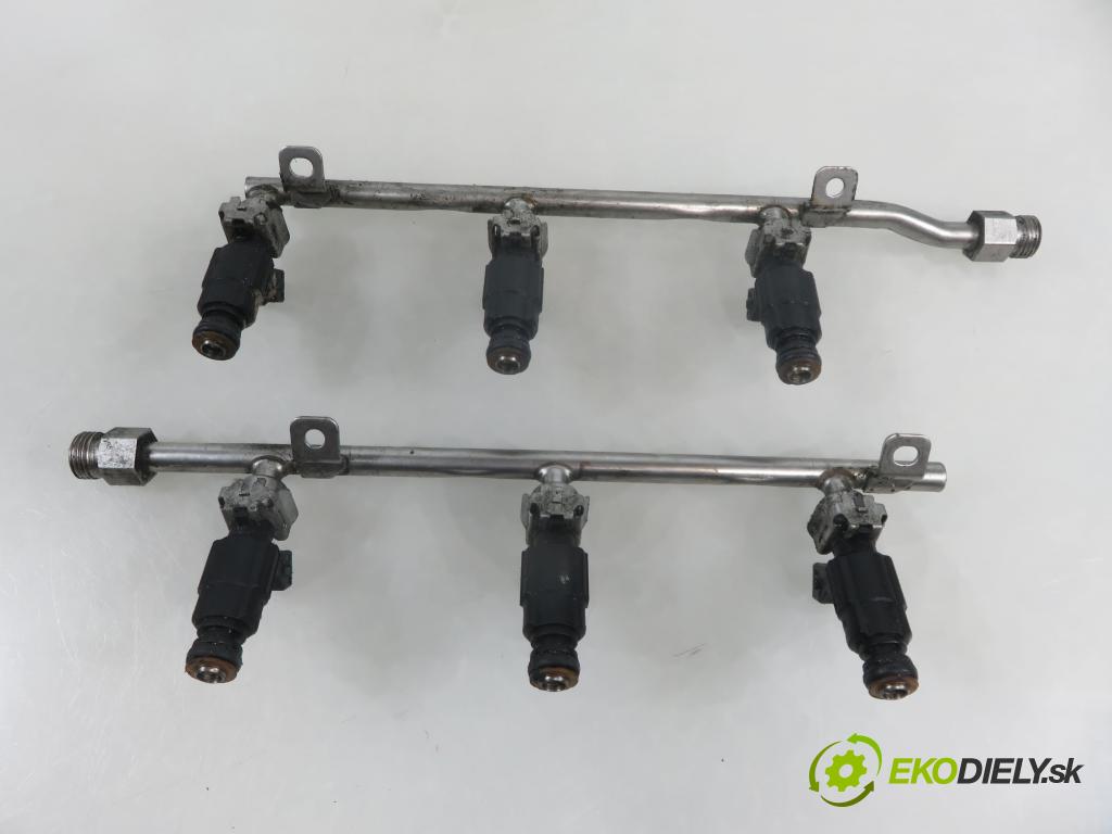 OPEL VECTRA C Kombi (Z02) KOMBI 2004 155,00 3.2 V6 - Z 32 SE 3175,00 Lišta vstrekovacia 0280156080 (Vstrekovacia lišta)