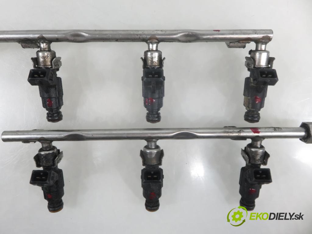 OPEL VECTRA C Kombi (Z02) KOMBI 2004 155,00 3.2 V6 - Z 32 SE 3175,00 Lišta vstrekovacia 0280156080 (Vstrekovacia lišta)