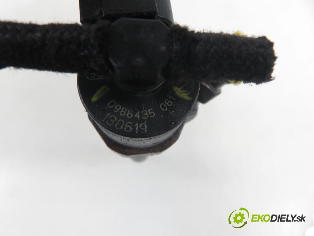 MERCEDES-BENZ KLASA C (W203) SEDAN 2003 85,00 C 200 CDI 116 - OM 611.962 2148,00 vstrekovač 0986435061 (Vstrekovač paliva)