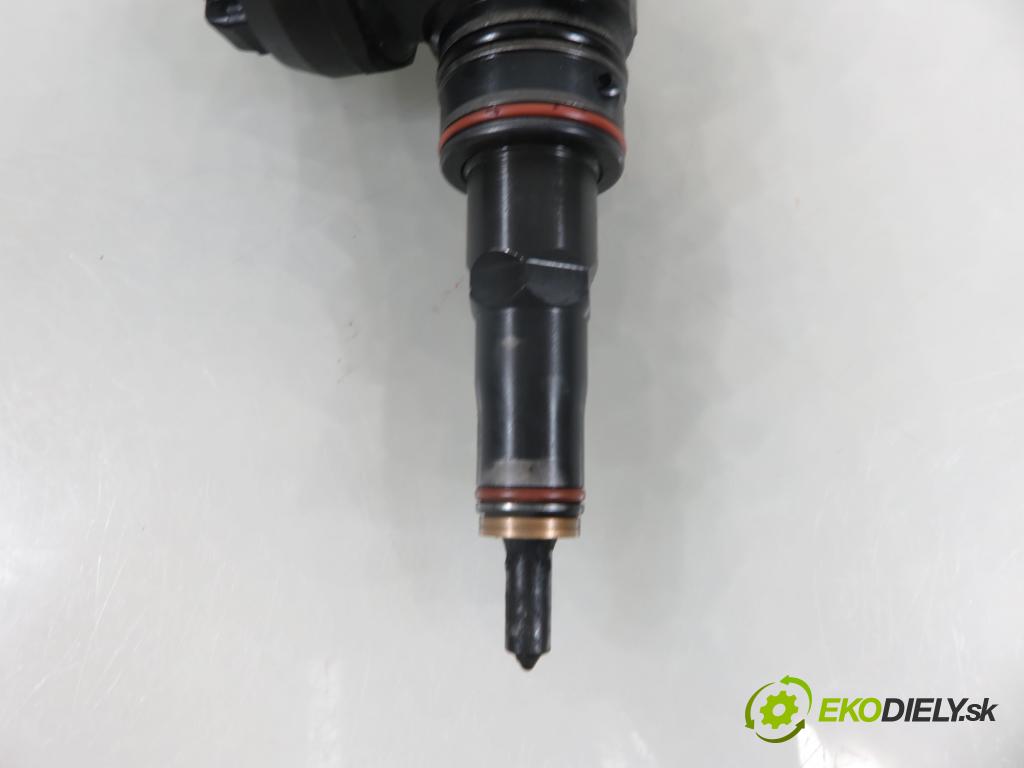 SKODA FABIA I Combi (6Y5) KOMBI 2002 74,00 1.9 TDI - ATD 1896,00 Vstrekovač 038130073AJ ; 0414720037 (Vstrekovač paliva)