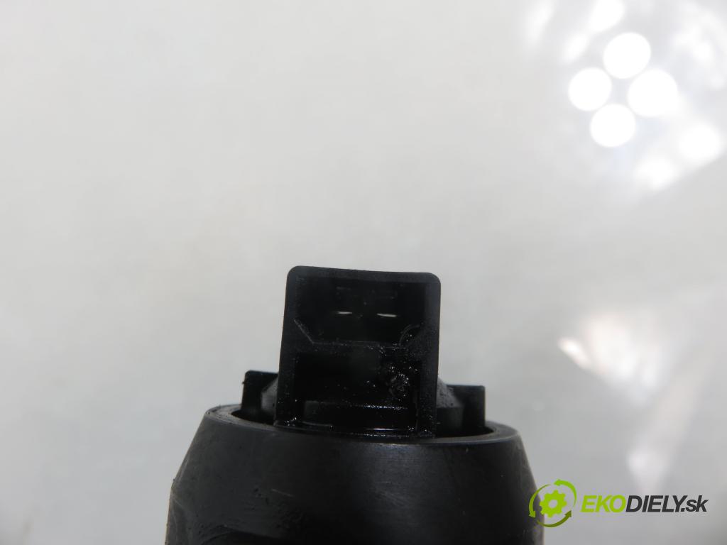 SKODA FABIA I Combi (6Y5) KOMBI 2002 74,00 1.9 TDI - ATD 1896,00 Vstrekovač 038130073AJ (Vstrekovač paliva)