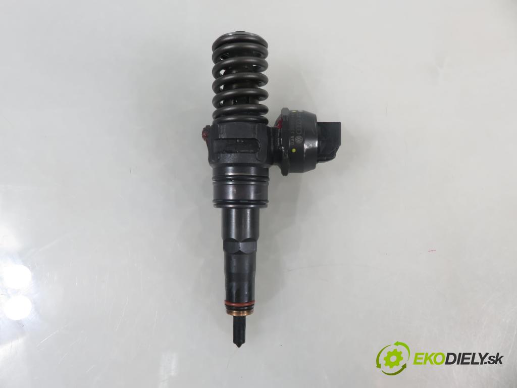 VW PASSAT B6 Variant (3C5) KOMBI 2006 77,00 1.9 TDI - BXE 1896,00 Vstrekovač 038130073AG ; 0414720215 (Vstrekovač paliva)