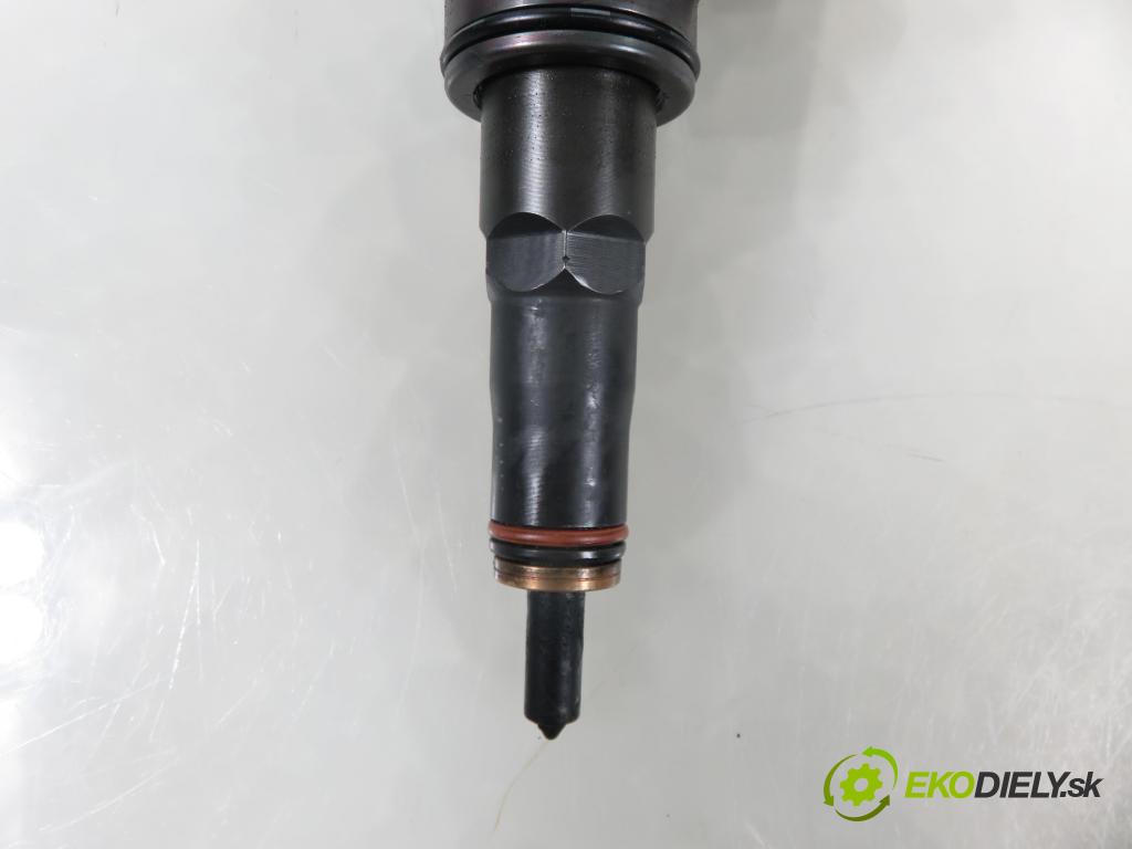 VW PASSAT B6 Variant (3C5) KOMBI 2006 77,00 1.9 TDI - BXE 1896,00 Vstrekovač 038130073AG ; 0414720215 (Vstrekovač paliva)