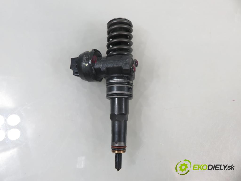 VW PASSAT B6 Variant (3C5) KOMBI 2006 77,00 1.9 TDI - BXE 1896,00 Vstrekovač 038130073AG ; 0414720215 (Vstrekovač paliva)