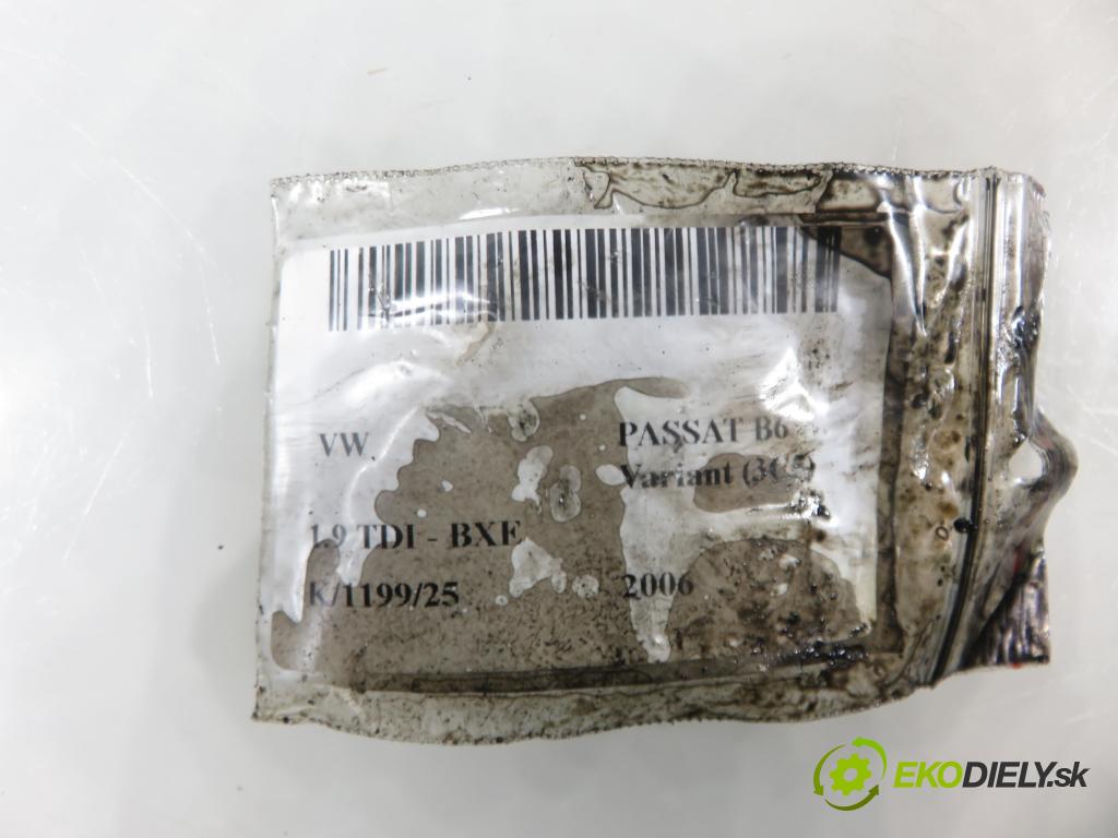 VW PASSAT B6 Variant (3C5) KOMBI 2006 77,00 1.9 TDI - BXE 1896,00 Vstrekovač 038130073AG ; 0414720215 (Vstrekovač paliva)