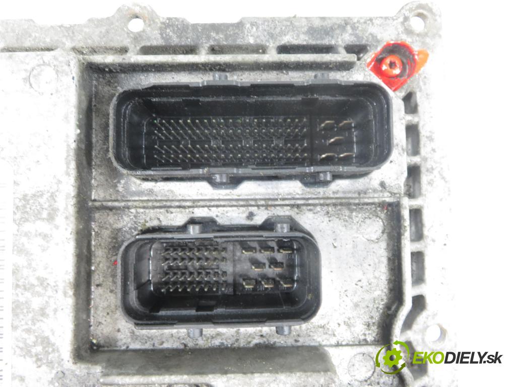 SMART FORTWO Coupe (450) HB 2004 45,00 0.7 (450.352, 450.332) - M 160.920 698,00 Riadiaca jednotka Motor 0261205006 ; 0010020V001