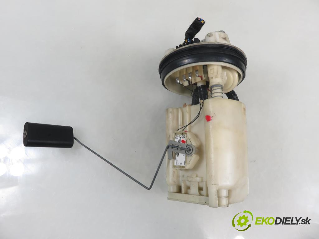 VOLVO V40 Kombi (645) KOMBI 2001 80,00 1.6 - B 4164 S2 1587,00 Pumpa paliva 30858563