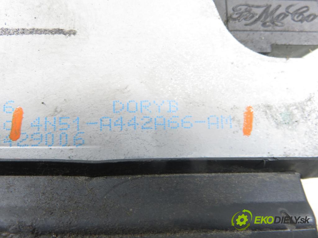 VOLVO V50 (MW) KOMBI 2006 100,00 2.0 D 136 - D 4204 T (PSA) 1997,00 zámok dverí kufor EL. 4N51A442A66AM