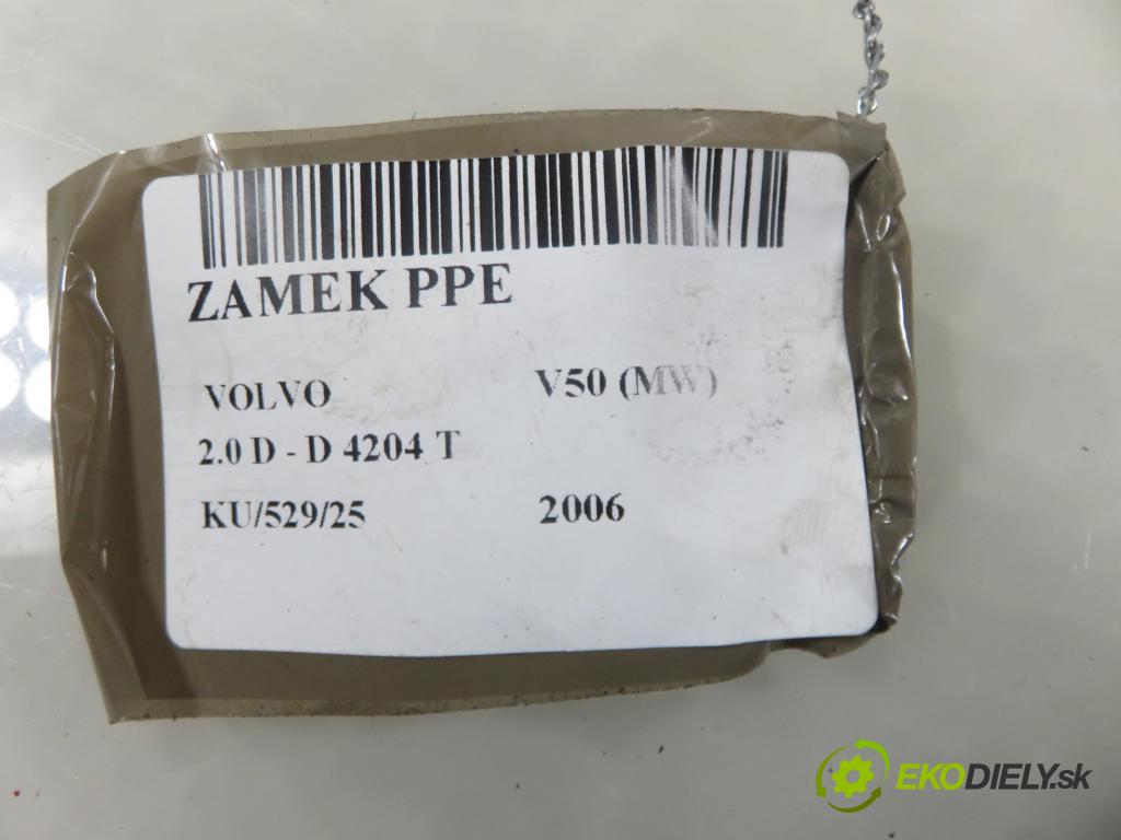 VOLVO V50 (MW) KOMBI 2006 100,00 2.0 D 136 - D 4204 T (PSA) 1997,00 zámok 30699444