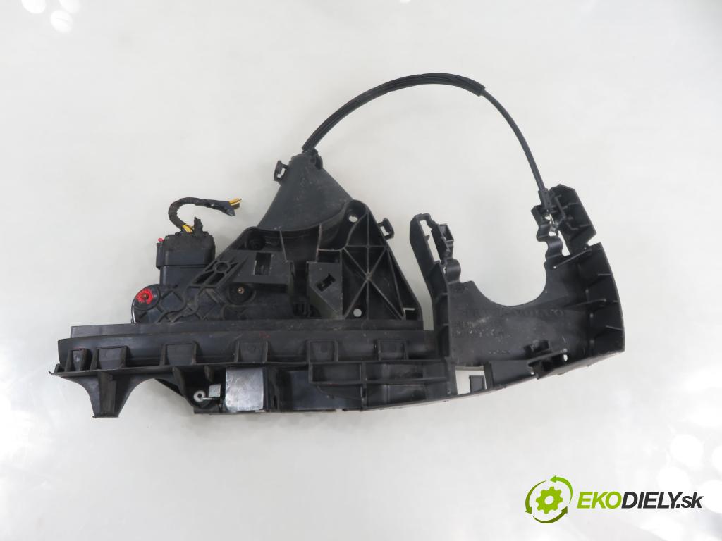 VOLVO V50 (MW) KOMBI 2006 100,00 2.0 D 136 - D 4204 T (PSA) 1997,00 zámok 30753658