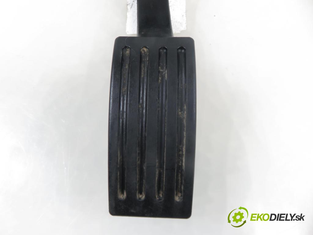 FORD FOCUS III Turnier KOMBI 2015 88,00 1.5 TDCi - XWDA 1499,00 Potenciometer plynu EV619F836AA ; 6PV01036880 (Potenciometer plynového pedálu)